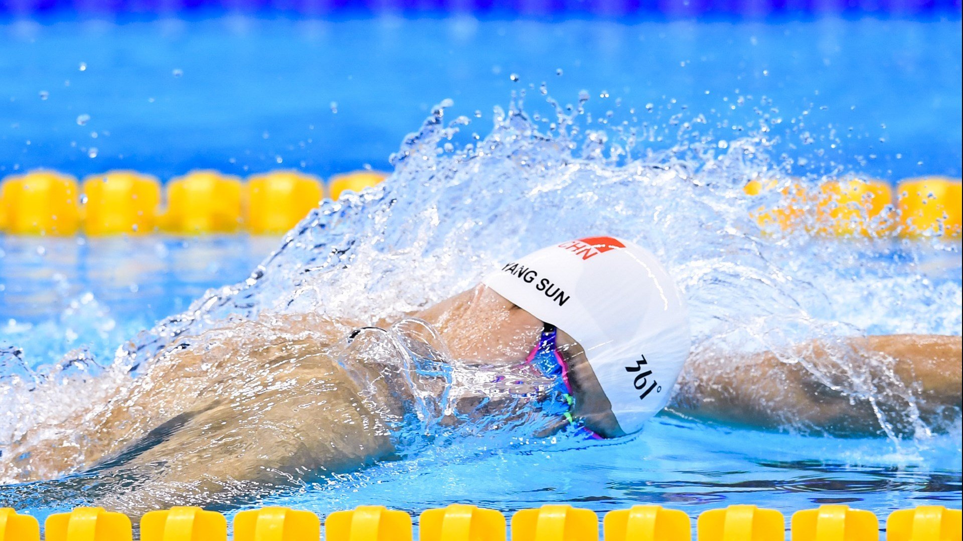 国际滑板赛事成为年轻选手竞技舞台，国际滑板公开赛视频